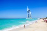 vae-dubai-das-burj-al-arab-hotel-am-jumeirah-beach-in-dubai-vae-erhielt-als-erstes-7-sterne-ho...jpg